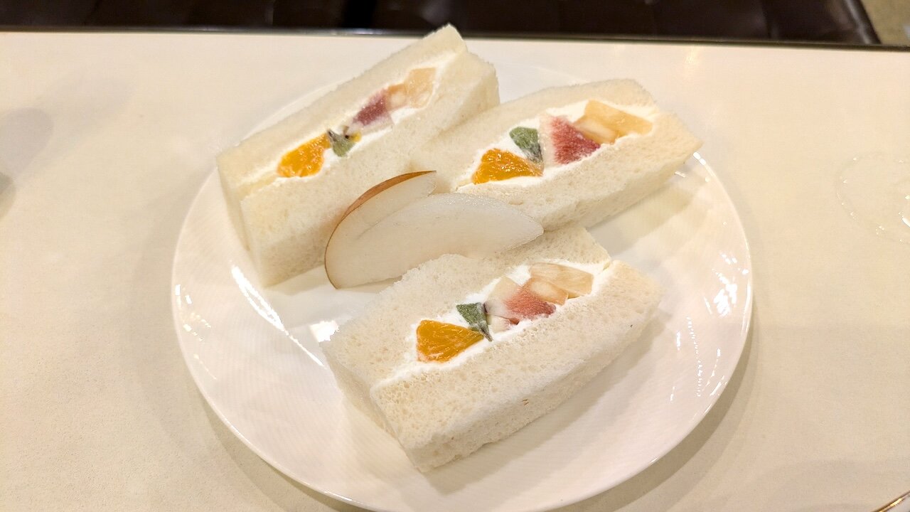 http://morning.tokyo-review.com/PXL_20240925_010244903.MP.jpg