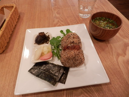 玄米おむすび定食