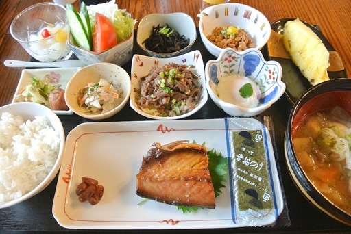 朝食