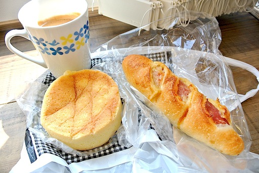 メロンクリームパンとチーズベーコン