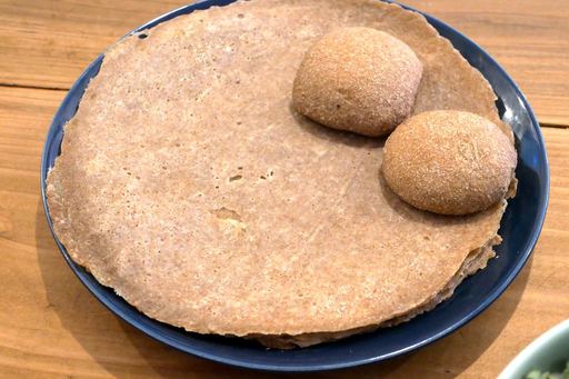 全粒粉のパンにトルティーヤ