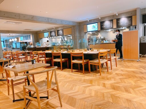 広島アンデルセン店内