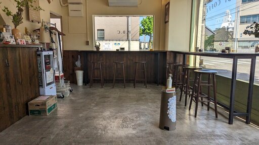 POP BY COFFEE店内