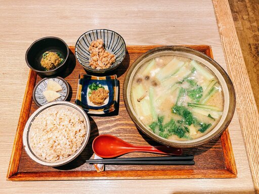 具だくさん味噌汁定食