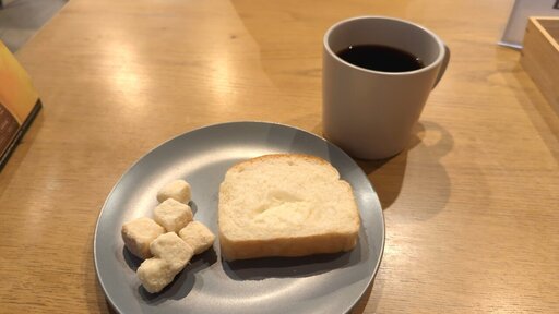 ドリンクと食パンとラスク