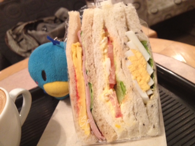 http://morning.tokyo-review.com/image3/20120611_04.JPG