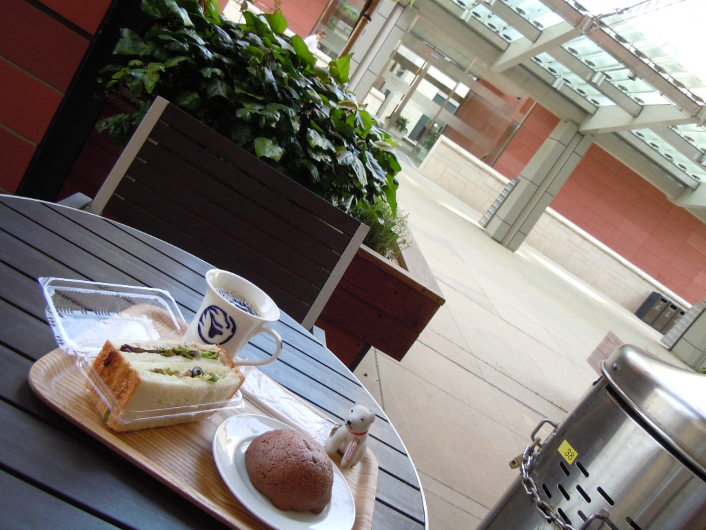 http://morning.tokyo-review.com/image3/DSCN2009.JPG