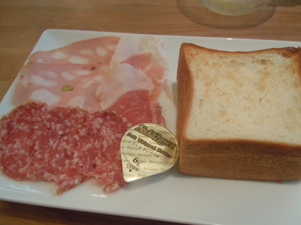 http://morning.tokyo-review.com/image3/DSCN4258.JPG