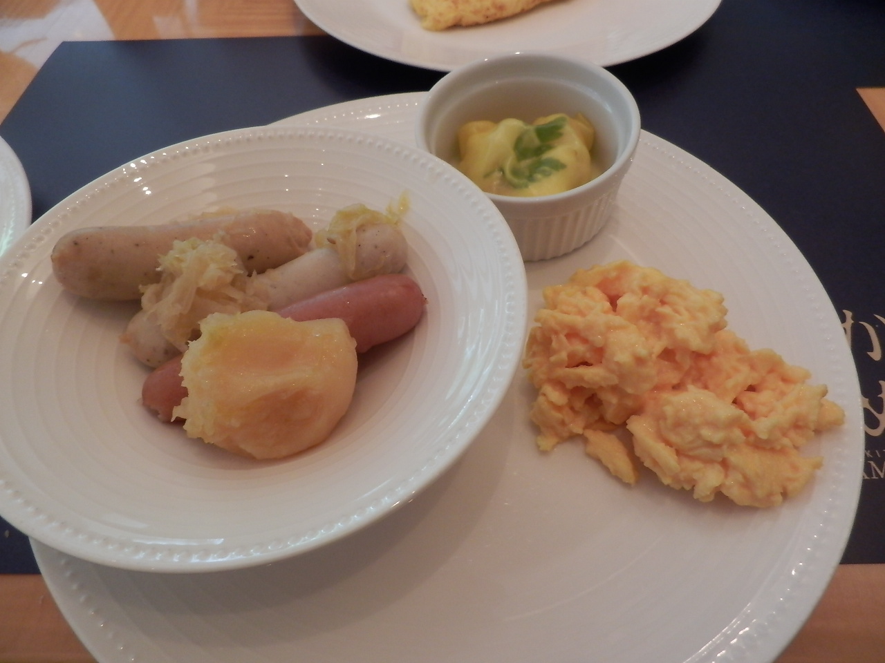http://morning.tokyo-review.com/image3/P7010362.JPG