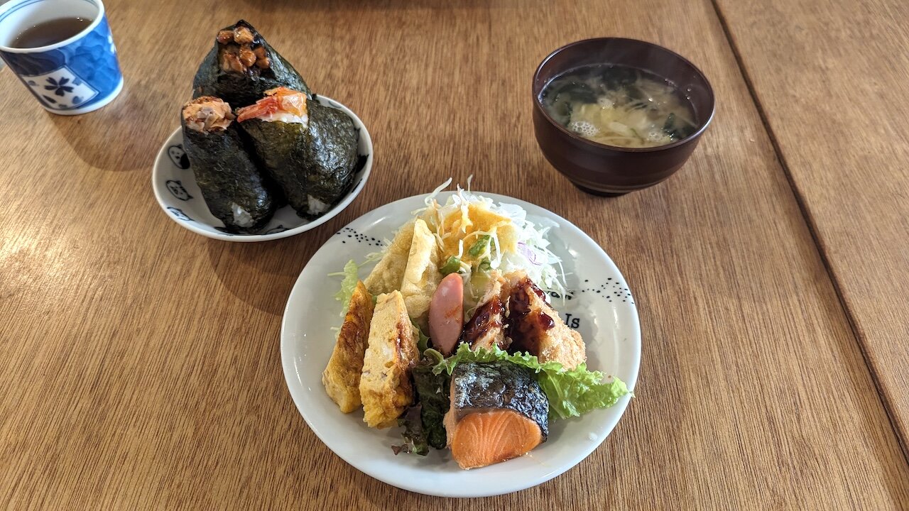 http://morning.tokyo-review.com/images/PXL_20231212_231314622.MP.jpg