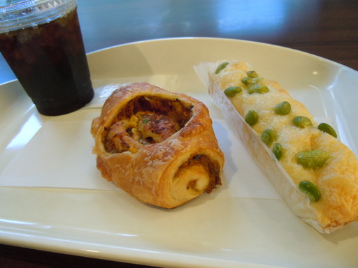 ツナカレーデニッシュとえだまめチーズのダブルモーニングセット​