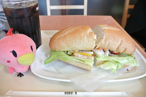 ミラノサンド 彩り野菜とチキンのバーニャカウダ