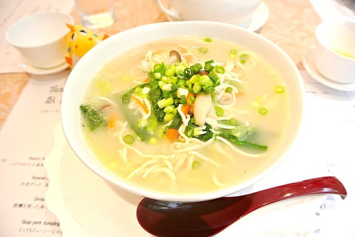 コラーゲンたっぷり鶏と野菜の豆腐麺