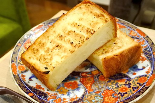 デニッシュ食パンのトースト